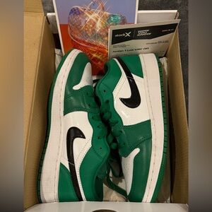 SOLD!!!! Nike Dunks Green and Black